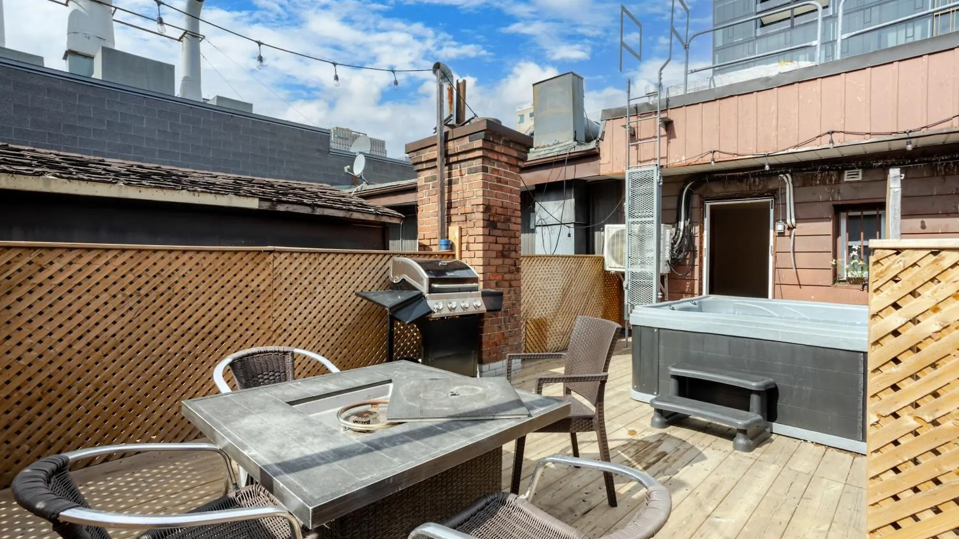 מונטריאול 3Bdr Penthouse, Rooftop And Bbq In Crescent 0*,